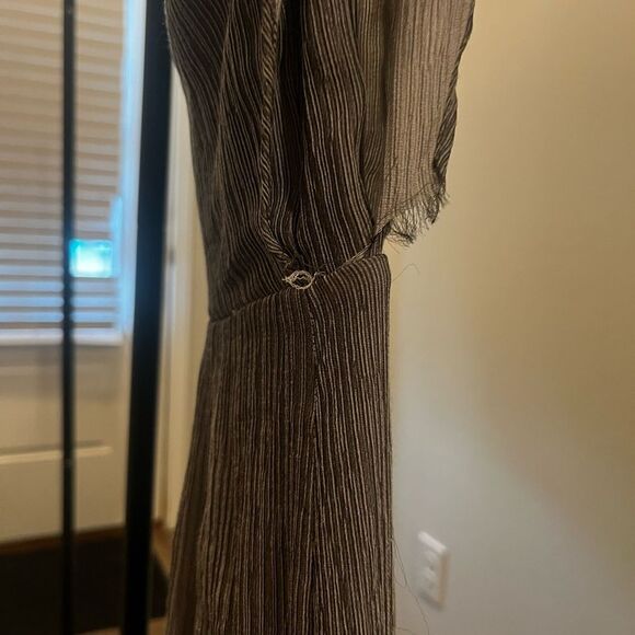 Keepsake jumpsuit with flutter sleeves in a textured gray fabric, size Small - Picture 4 of 14